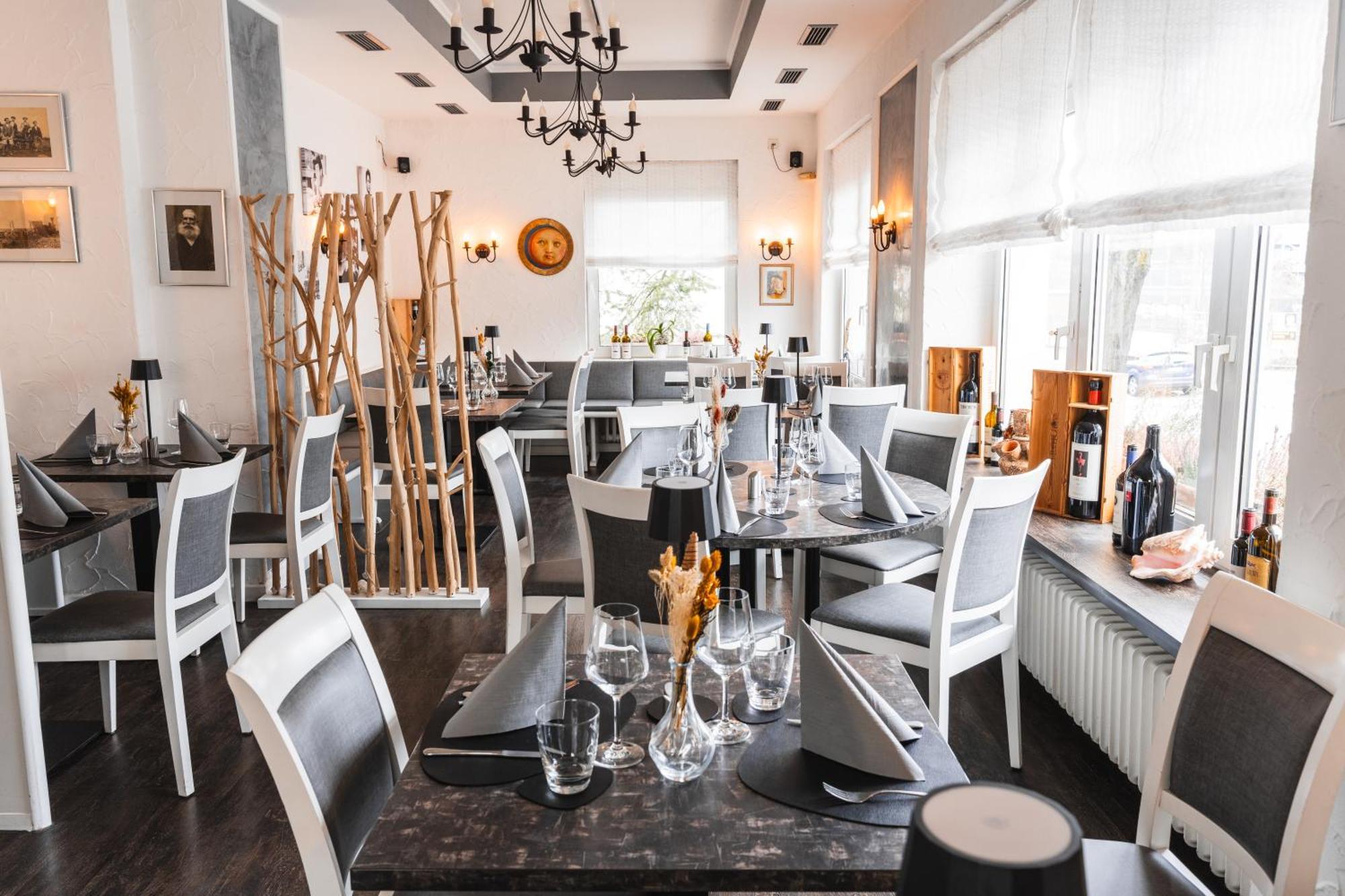 Hotel Apartments Restaurant Cala Luna Marburg Exterior photo